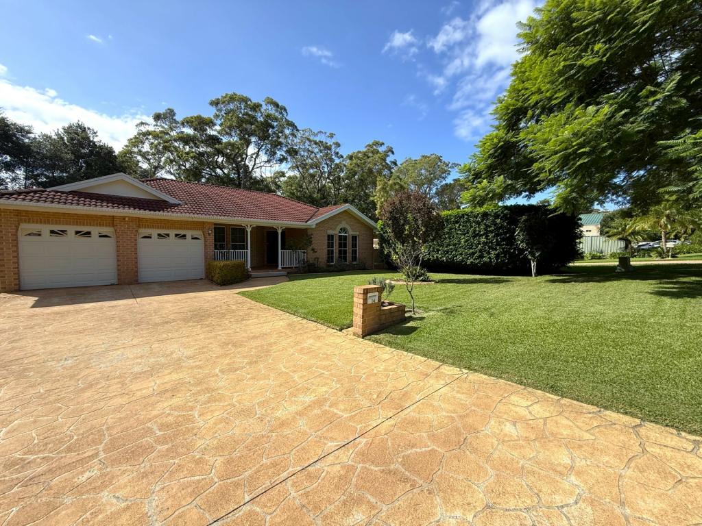 14 MAGNOLIA GR, BOMADERRY, NSW 2541