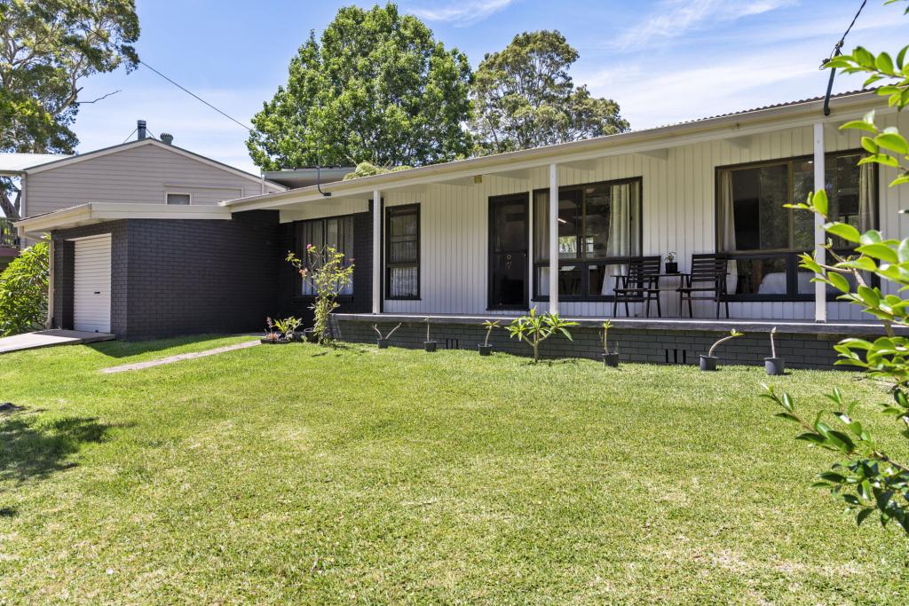 18 WYOMING AVE, BURRILL LAKE, NSW 2539
