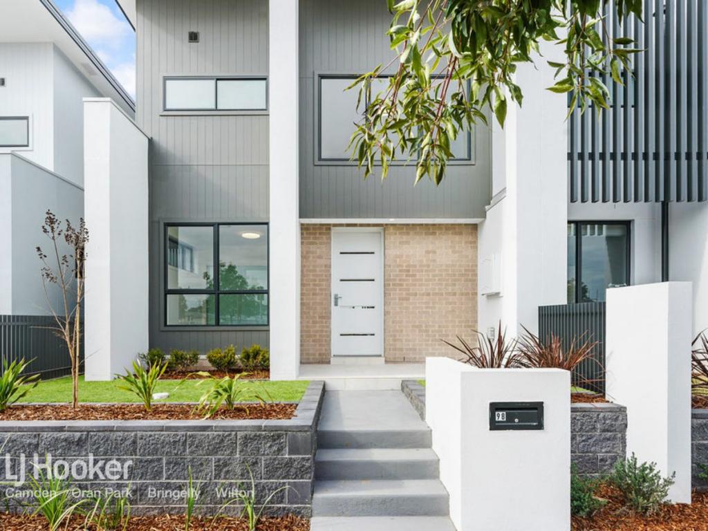 98 DRANSFIELD DR, ORAN PARK, NSW 2570