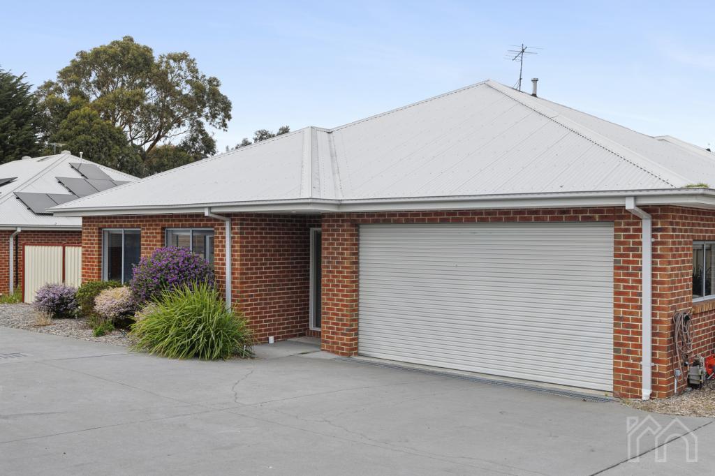 2/28 GORDON CRES, ROMSEY, VIC 3434