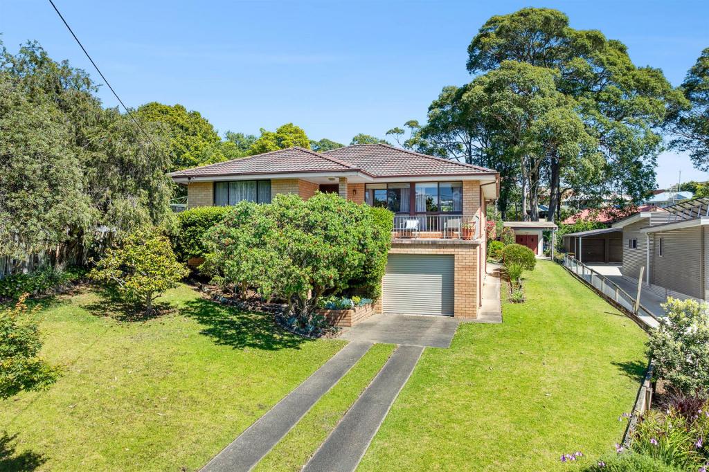 6 MITCHELL PL, NAROOMA, NSW 2546