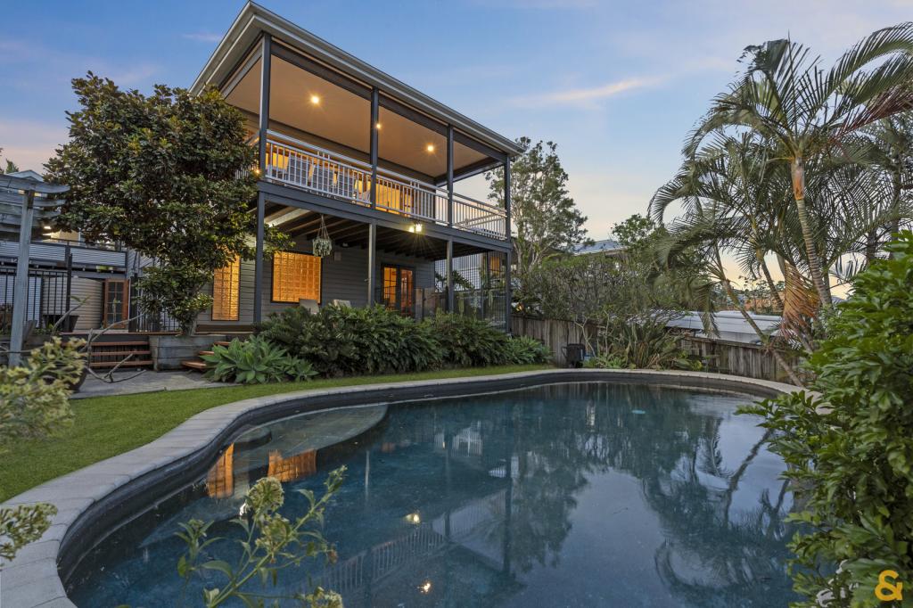 18 Manly Rd, Manly, QLD 4179