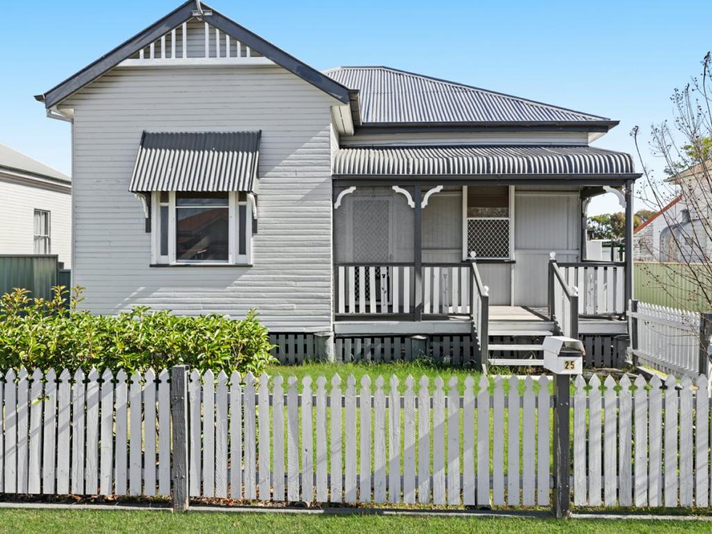 25 Mcevoy St, Warwick, QLD 4370