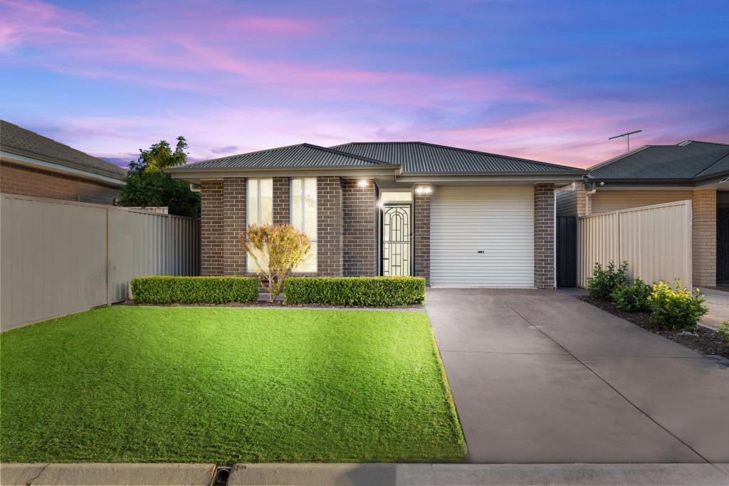 15 Maynard Cres, Parafield Gardens, SA 5107