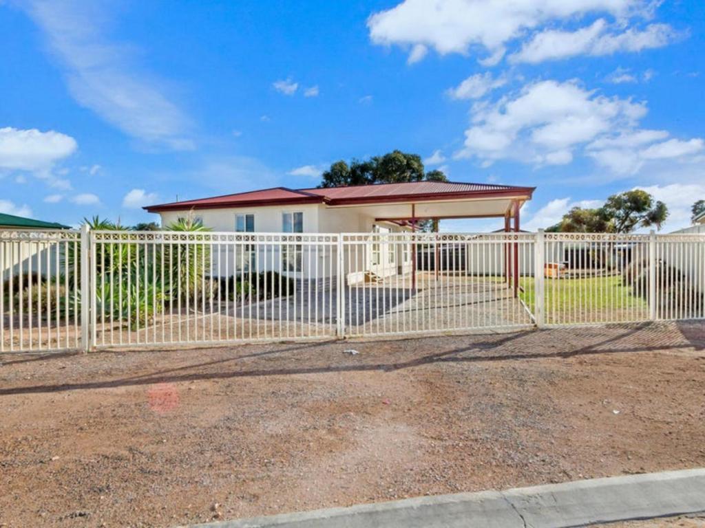 9 CHANDLER CRES, CEDUNA, SA 5690