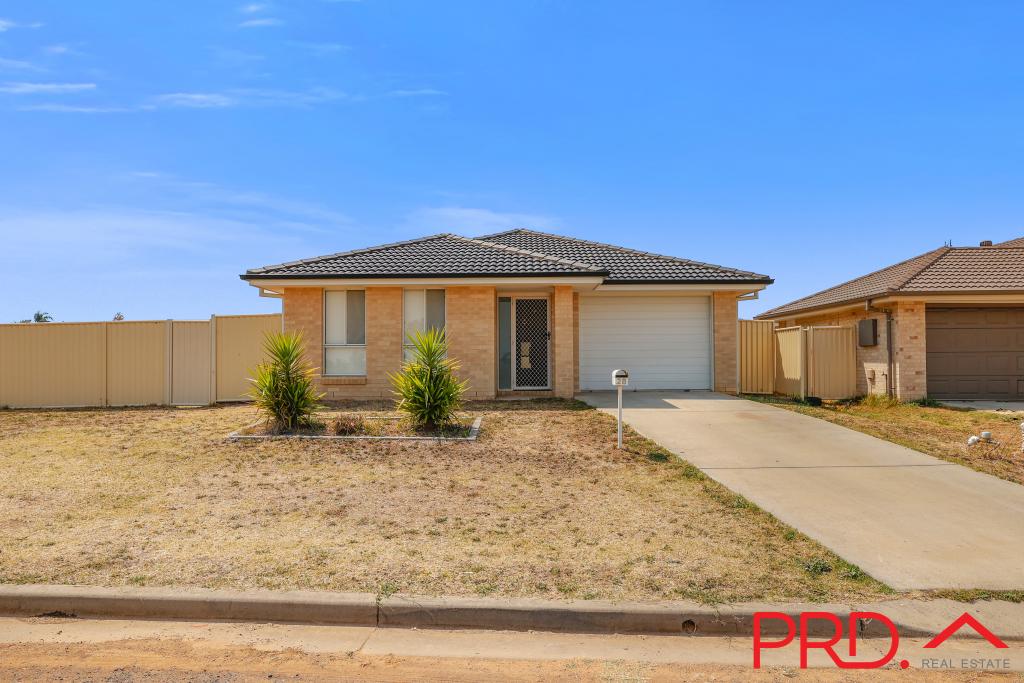 28 Flemming Cres, West Tamworth, NSW 2340