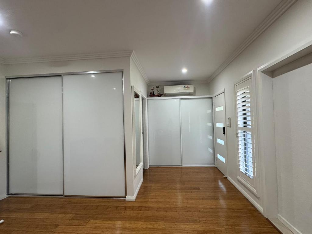 2A SMITHS AVE, CABRAMATTA, NSW 2166