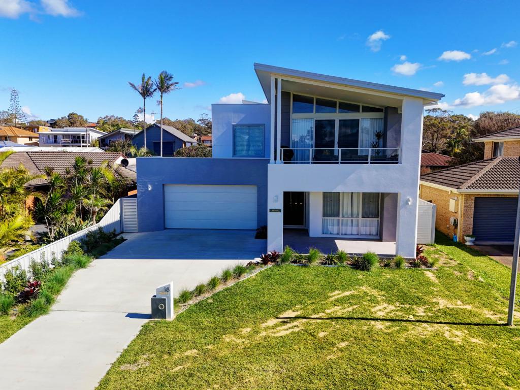 18 Jubilee Pde, Diamond Beach, NSW 2430