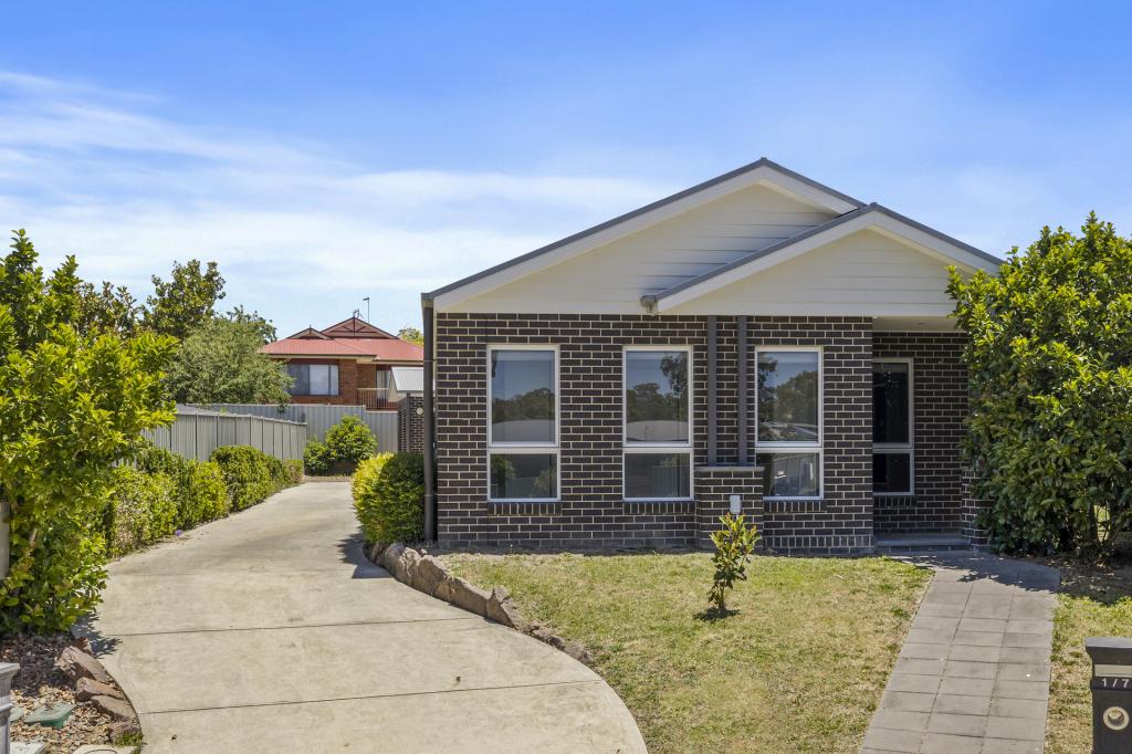 1/7 AVOCA CT, MANSFIELD, VIC 3722