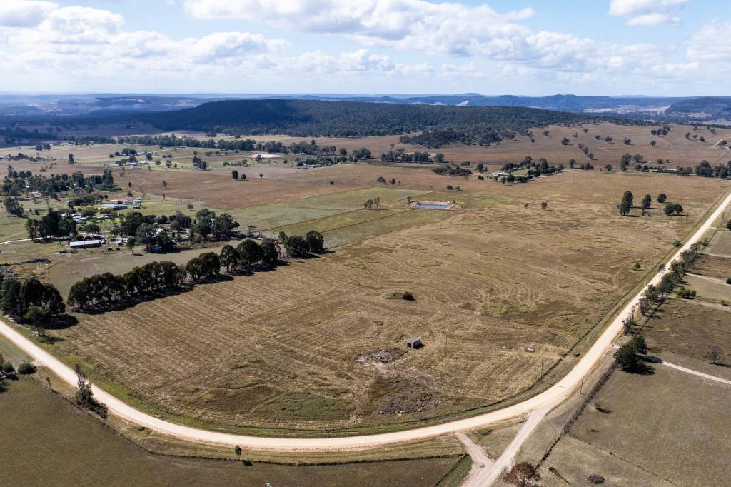 90 Winchester Cres, Cooks Gap, NSW 2850