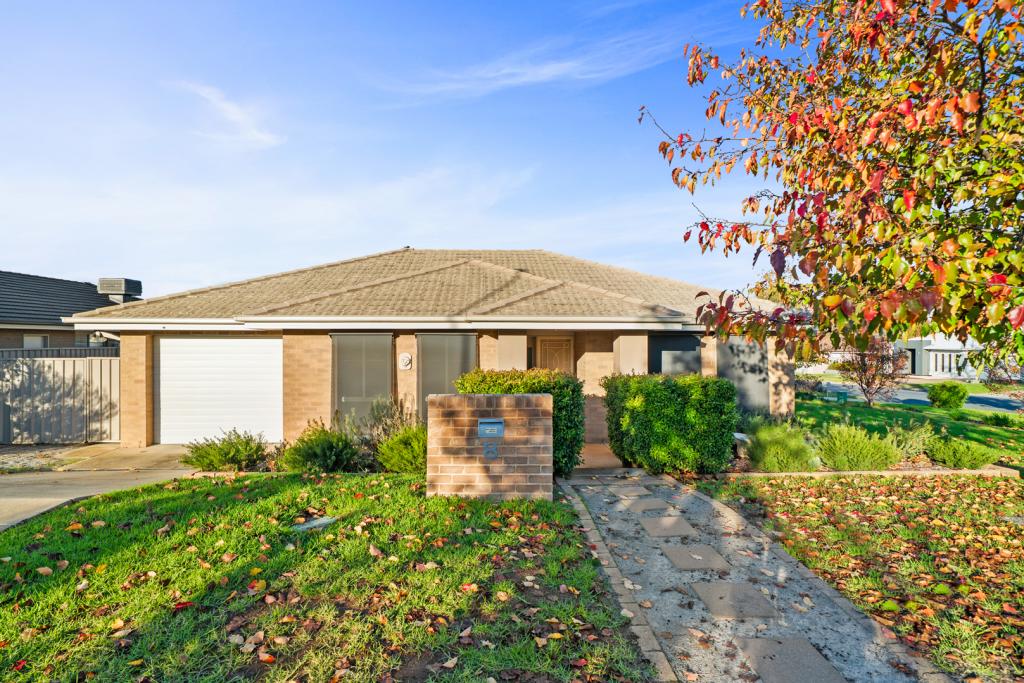 8 Yulong St, Glenfield Park, NSW 2650