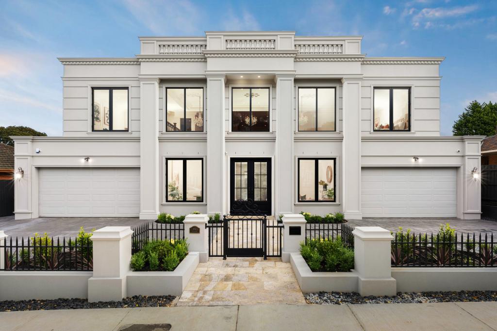 31 DELMORE CRES, GLEN WAVERLEY, VIC 3150