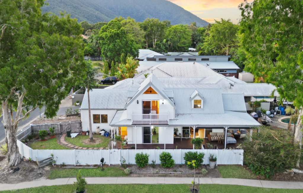 2 Saunders Ct, Clifton Beach, QLD 4879