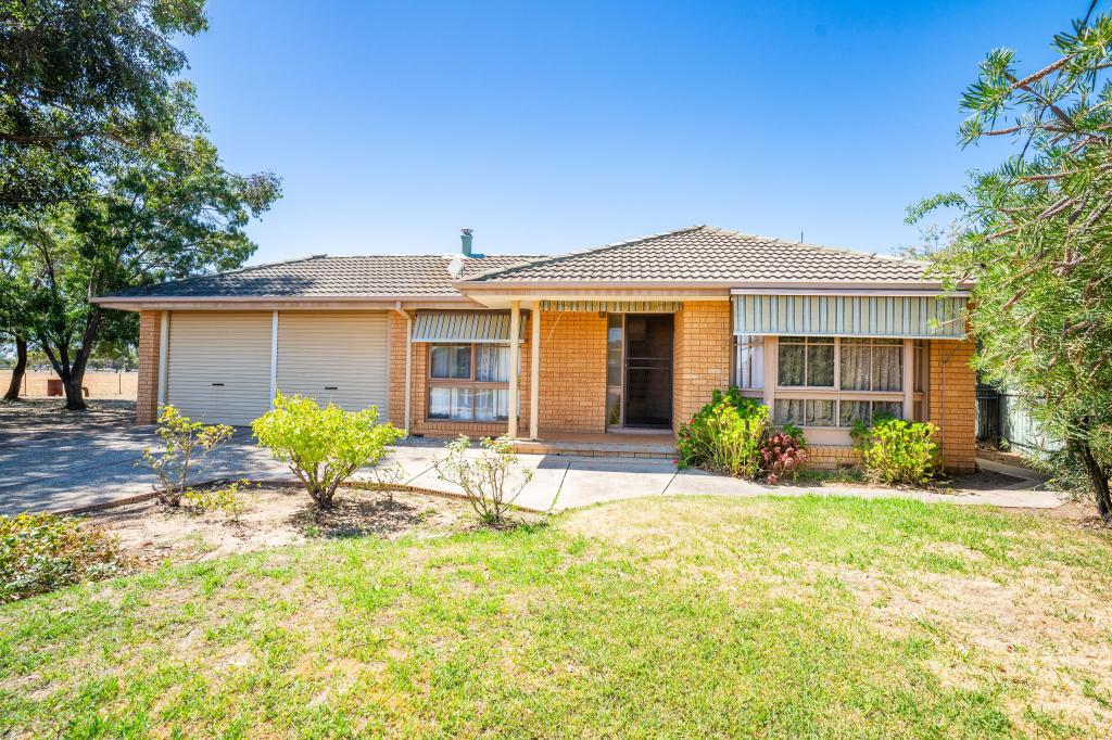 18 Sunnyside Cres, Walla Walla, NSW 2659