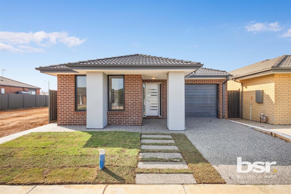 11 Songlark St, Melton South, VIC 3338