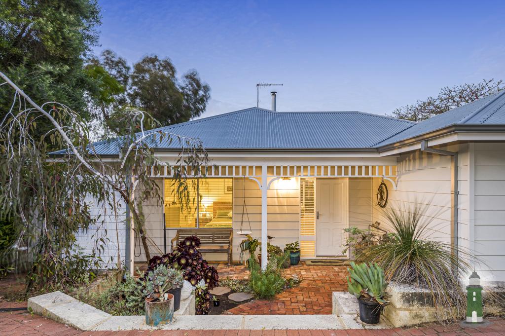 32a Samson St, White Gum Valley, WA 6162