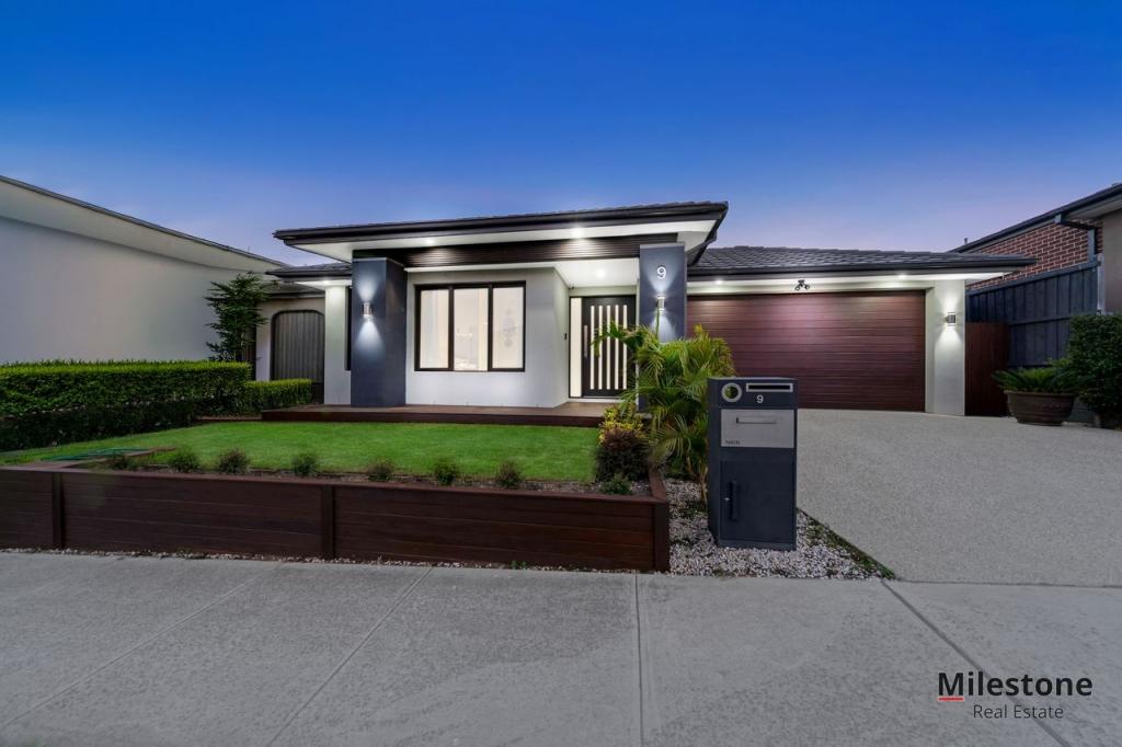 9 CORNHILL RD, CLYDE NORTH, VIC 3978