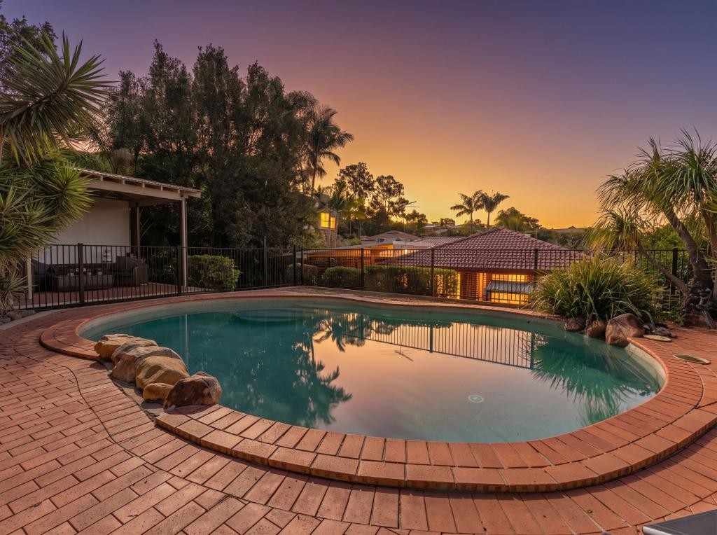 7 Howard Ct, Arana Hills, QLD 4054