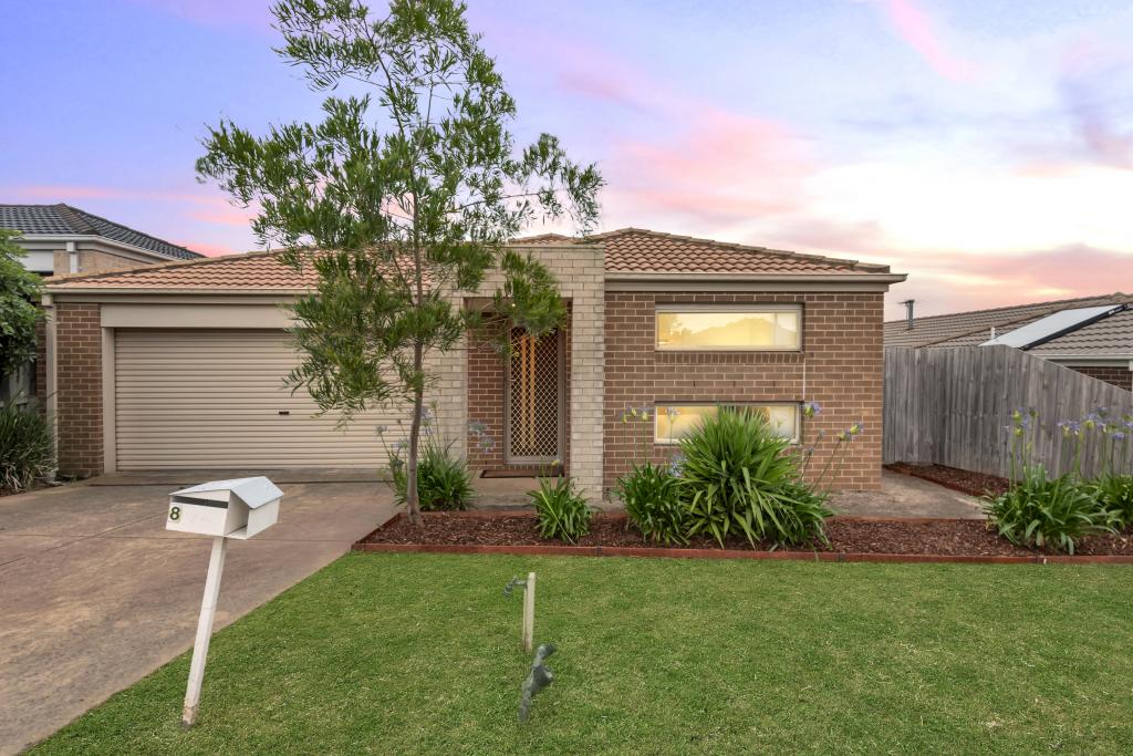 8 Alapont Cl, Pakenham, VIC 3810