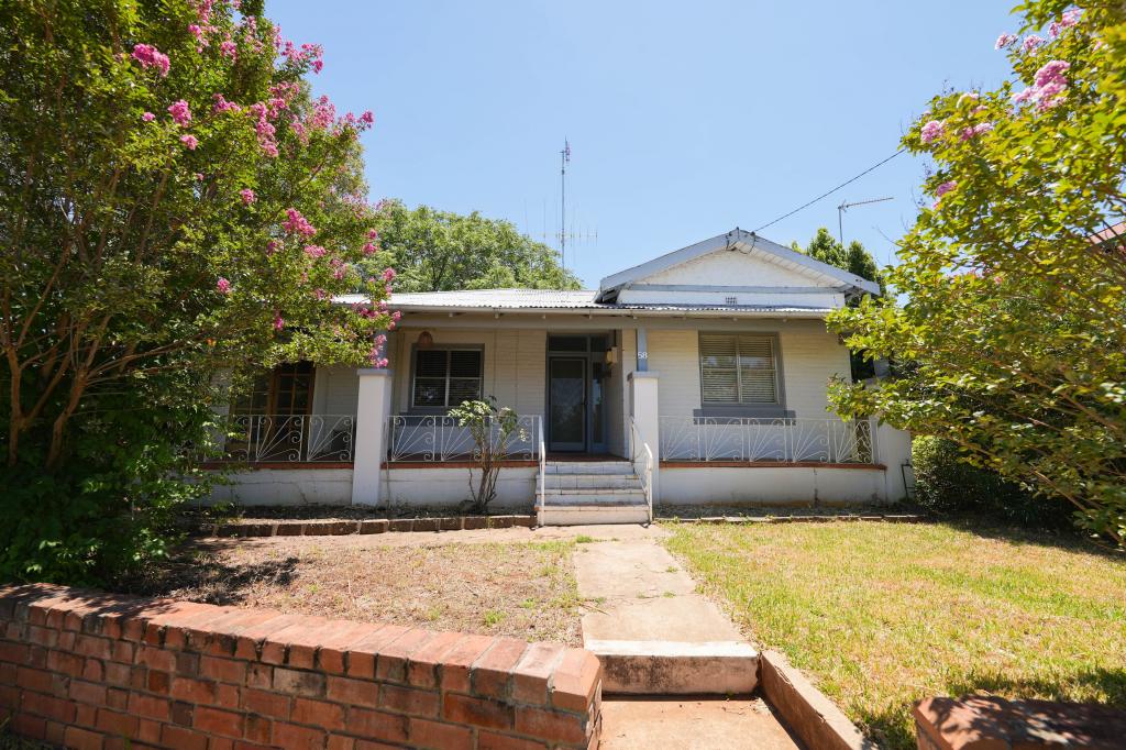 58 Orange St, Parkes, NSW 2870