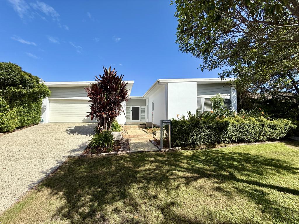 15 Esk Cres, Wakerley, QLD 4154