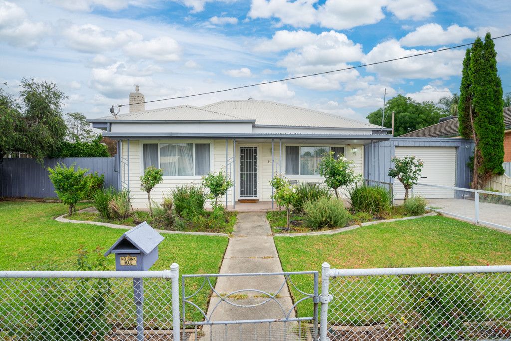 417 Kotthoff St, Lavington, NSW 2641