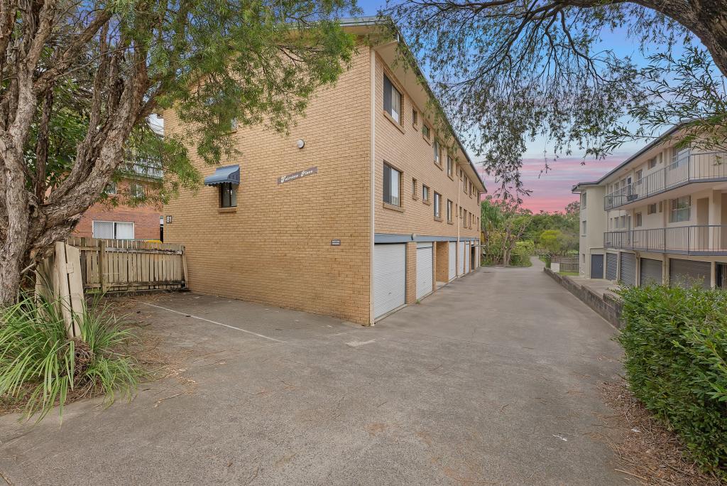 81 Farnell St, Chermside, QLD 4032