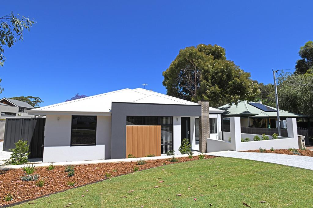 5a Mckimmie Rd, Palmyra, WA 6157