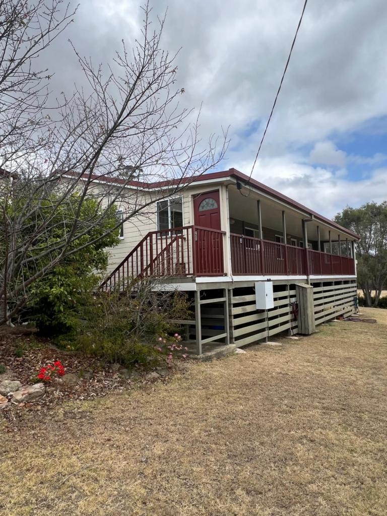 15 Dale St N, Crows Nest, QLD 4355
