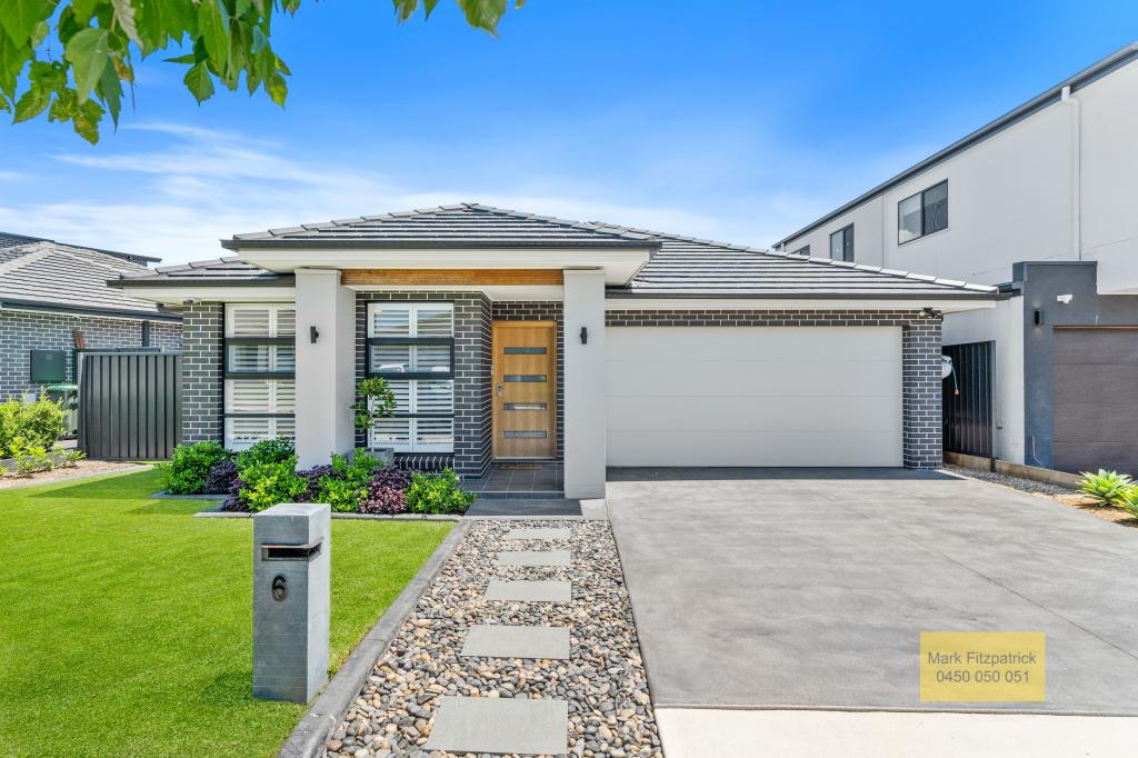 6 Ditzell St, Catherine Field, NSW 2557