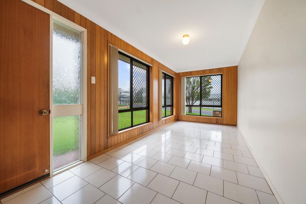 25 Halsworth St, Cranley, QLD 4350