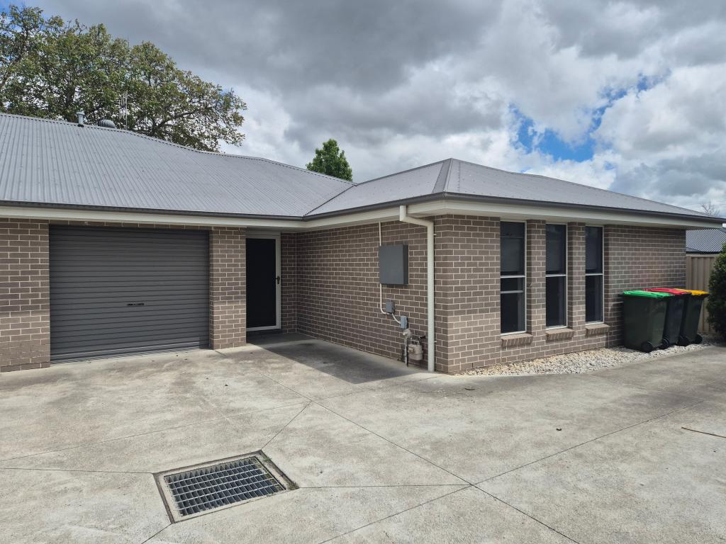 16b Kefford St, Bathurst, NSW 2795