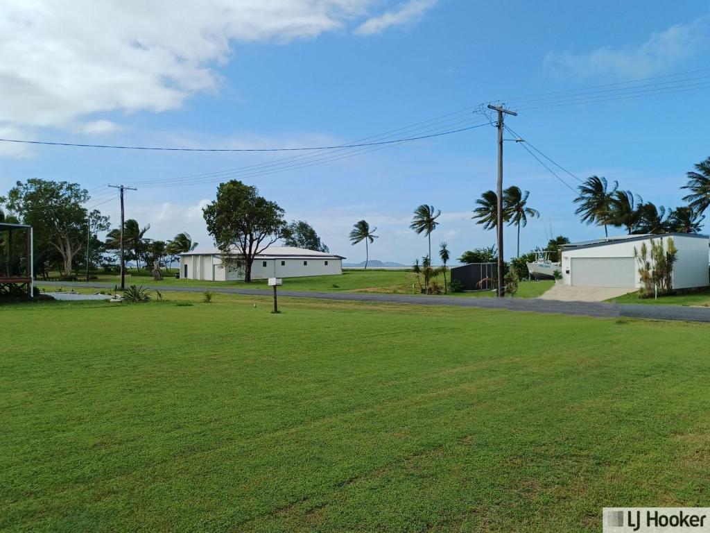 9 Taylor St, Tully Heads, QLD 4854
