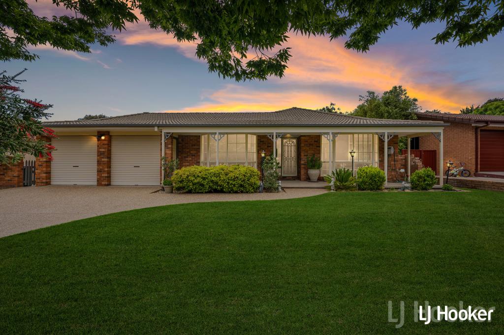 12 Majura Pl, Jerrabomberra, NSW 2619