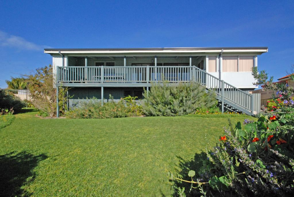 3 Tahiti Pl, Jurien Bay, WA 6516