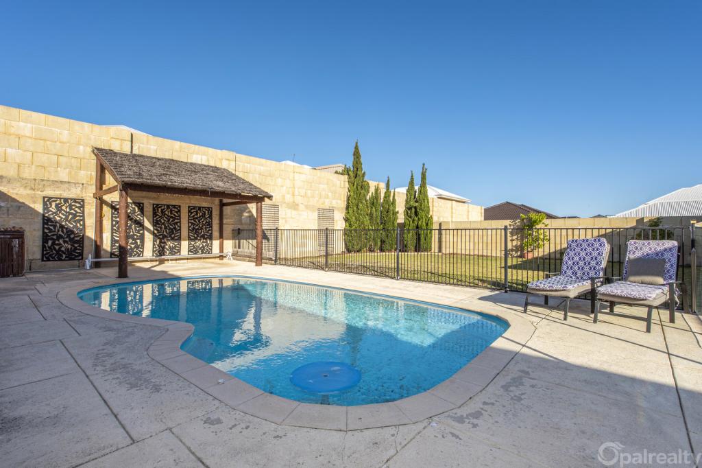 17 Caloundra St, Secret Harbour, WA 6173