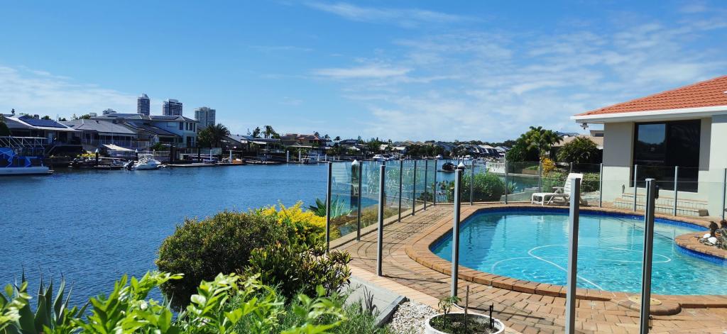 3 Pebble Beach Dr, Runaway Bay, QLD 4216