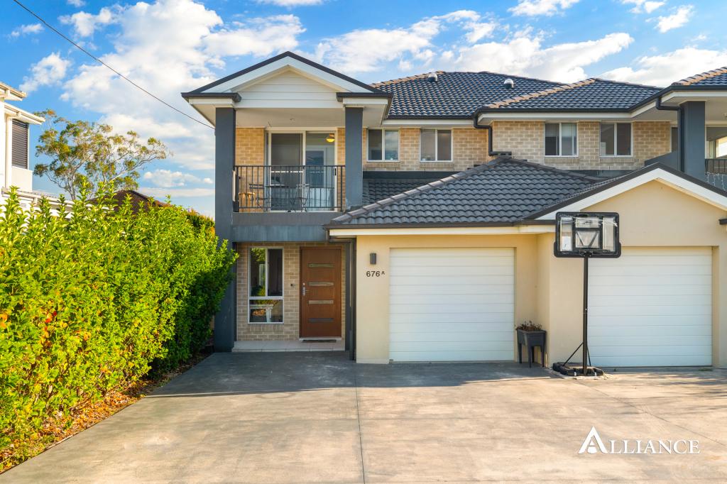 676a Henry Lawson Dr, East Hills, NSW 2213