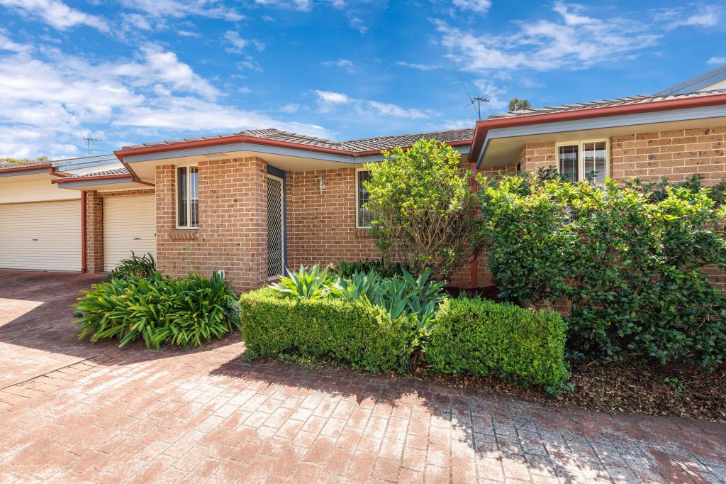 2/11 AITCHANDAR RD, RYDE, NSW 2112