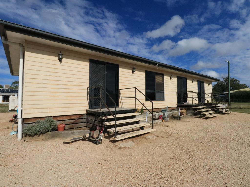 22 Bedwell St, Yuleba, QLD 4427
