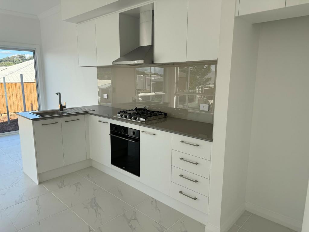 42b Mount Pleasant Dr, Menangle Park, NSW 2563
