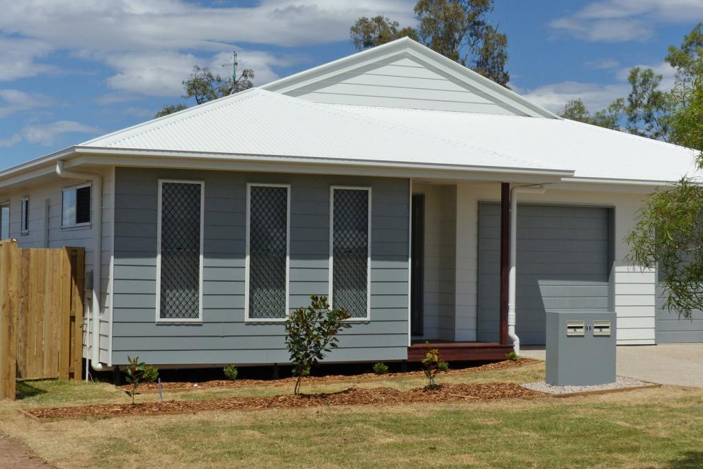 98a Currey St, Roma, QLD 4455