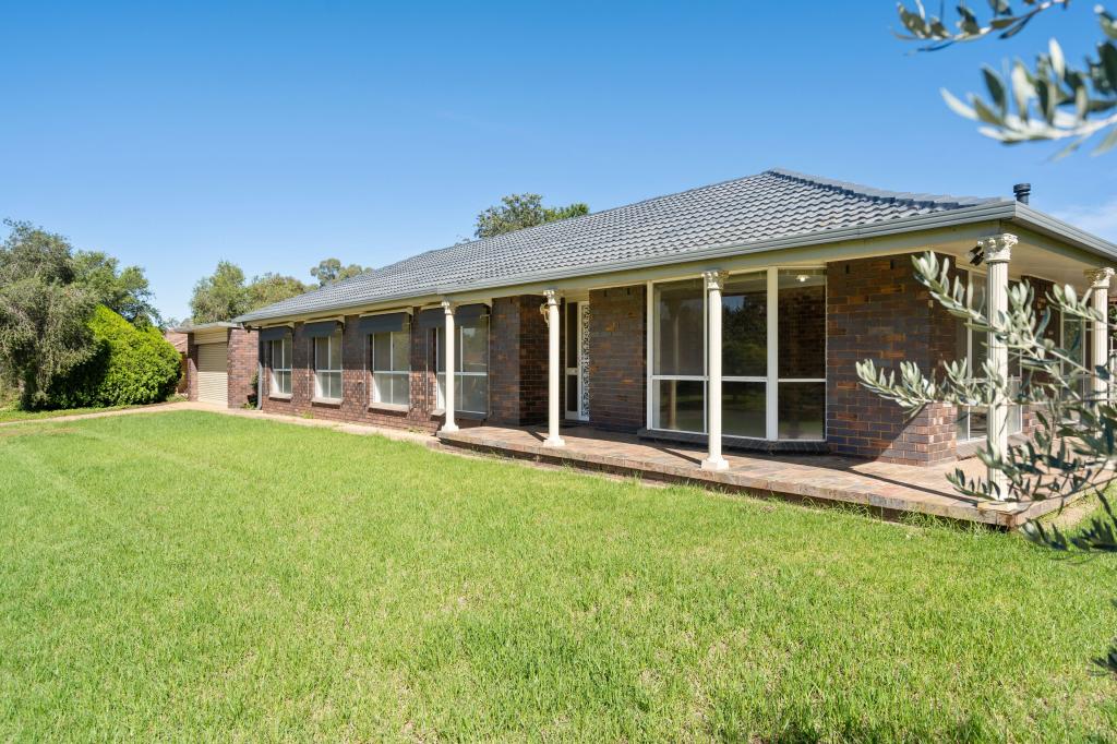 34 Pugsley Ave, Estella, NSW 2650