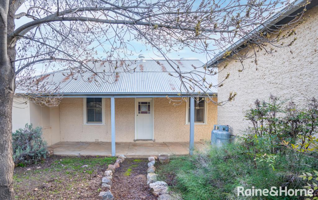 37 Cox St, Mangoplah, NSW 2652