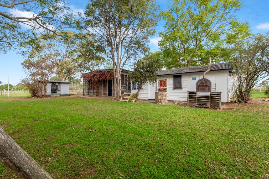 22 Crothers Rd, Massie, QLD 4370