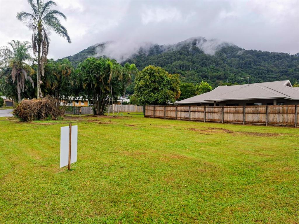 2 Pelling Cl, Kanimbla, QLD 4870