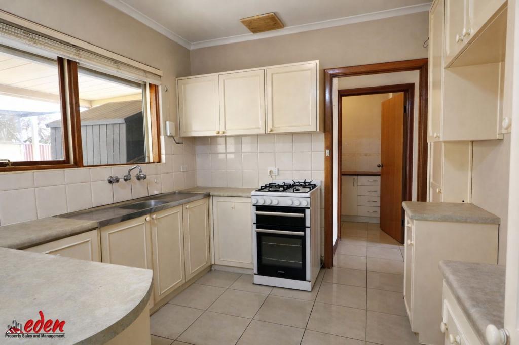 10 Tamala Cres, Gilles Plains, SA 5086