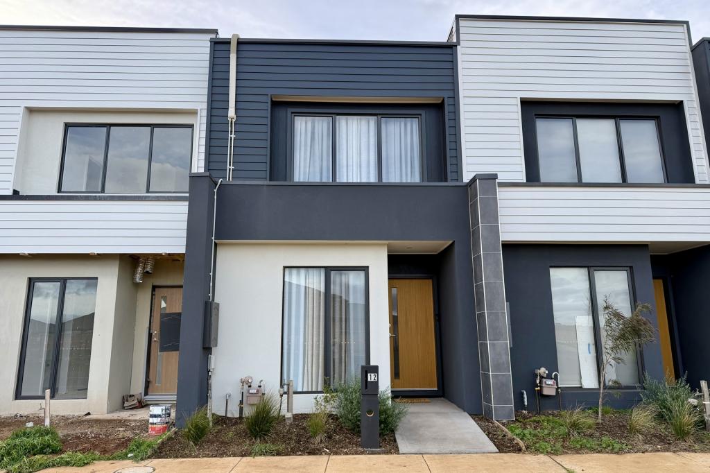 12 Darke Bvd, Rockbank, VIC 3335