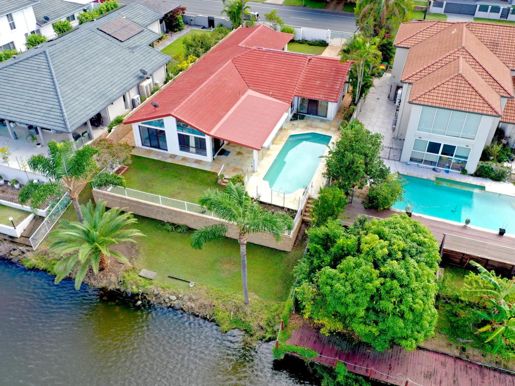 92 Santa Cruz Bvd, Clear Island Waters, QLD 4226