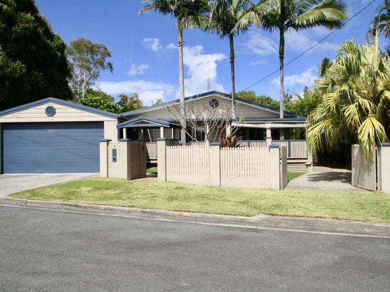 4 Newton Ave, Southport, QLD 4215